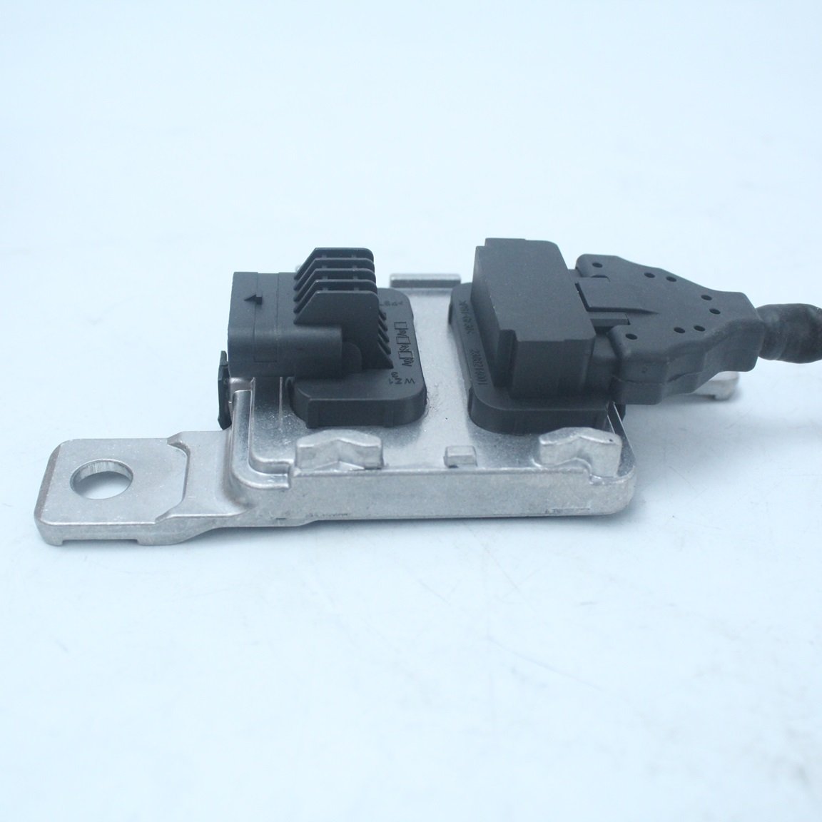 4M0907807R 4M0907807AQ 4M0907807AK 4M0907807G 4M0907807AF NOX Sensor For AUDI - 图片 3